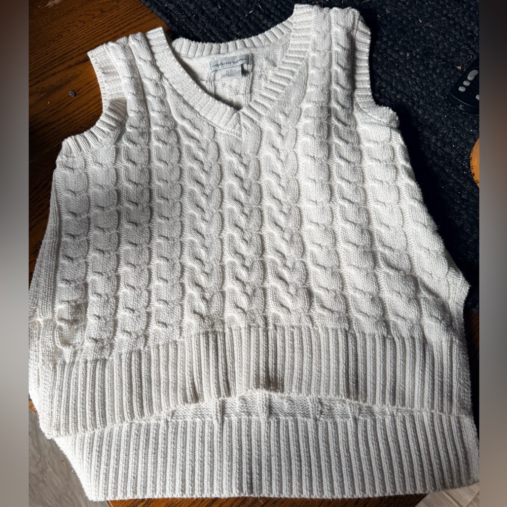 Vintage cupcakes & cashmere Cream Cable Knit V-Neck Sweater Vest
